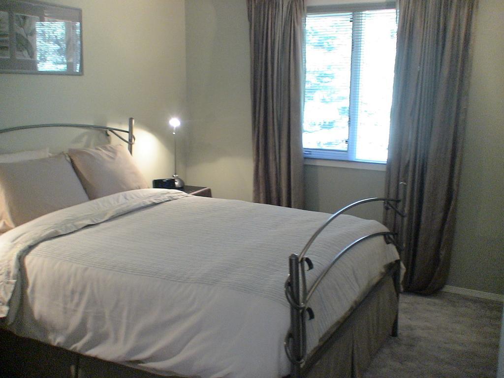 Redwood Meadows Bed And Breakfast Bragg Creek Camera foto
