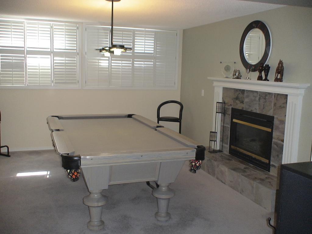 Redwood Meadows Bed And Breakfast Bragg Creek Esterno foto